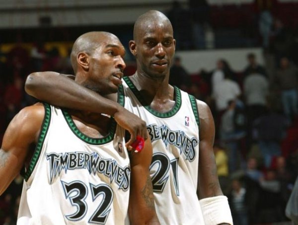 永星速配 小卡结果将如何？森林狼2000年阴阳合同成为NBA管理层的永恒噩梦