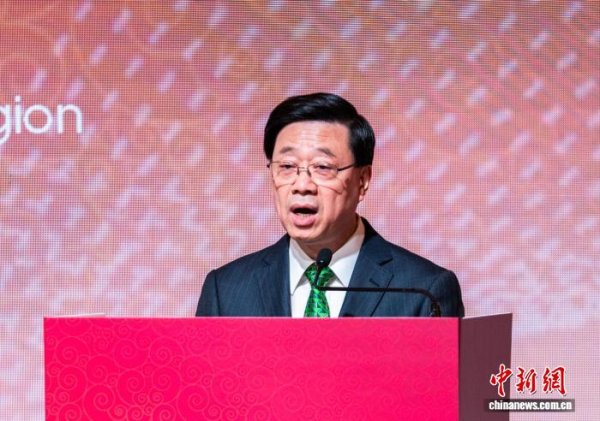 闻喜策略 香港特首李家超：加强防范措施应对台风“桦加沙”