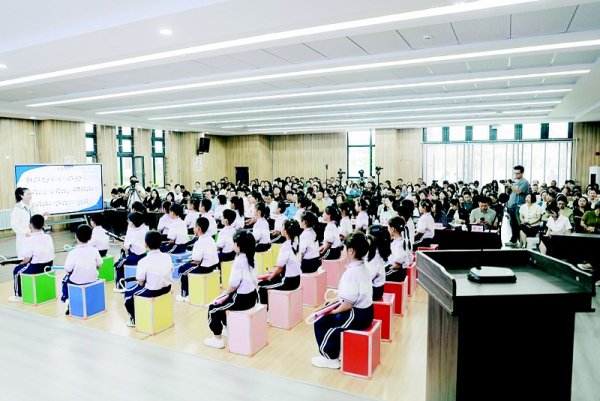 红牛策略 深化美育课程改革 唱奏融合赋能课堂